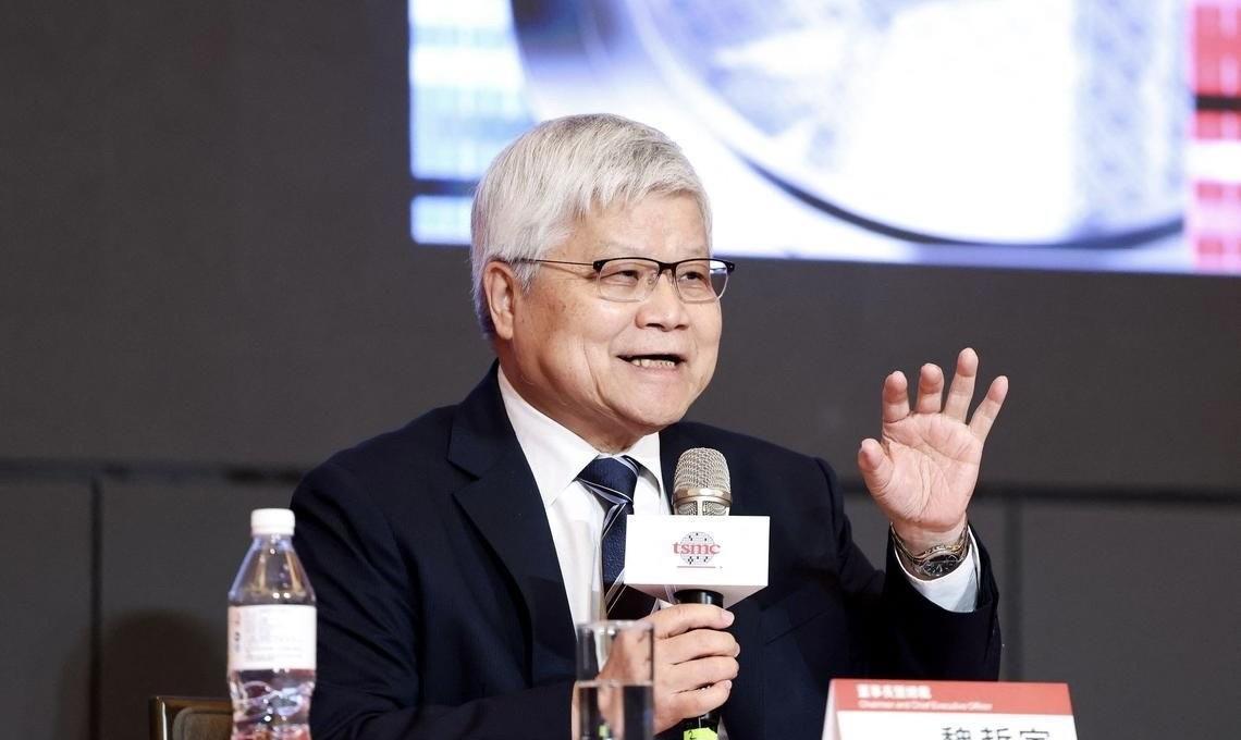 台积电后悔了
当地时间6月3日，台积电董事长以鼎泰丰为例吐槽海外建厂，他连连摆手