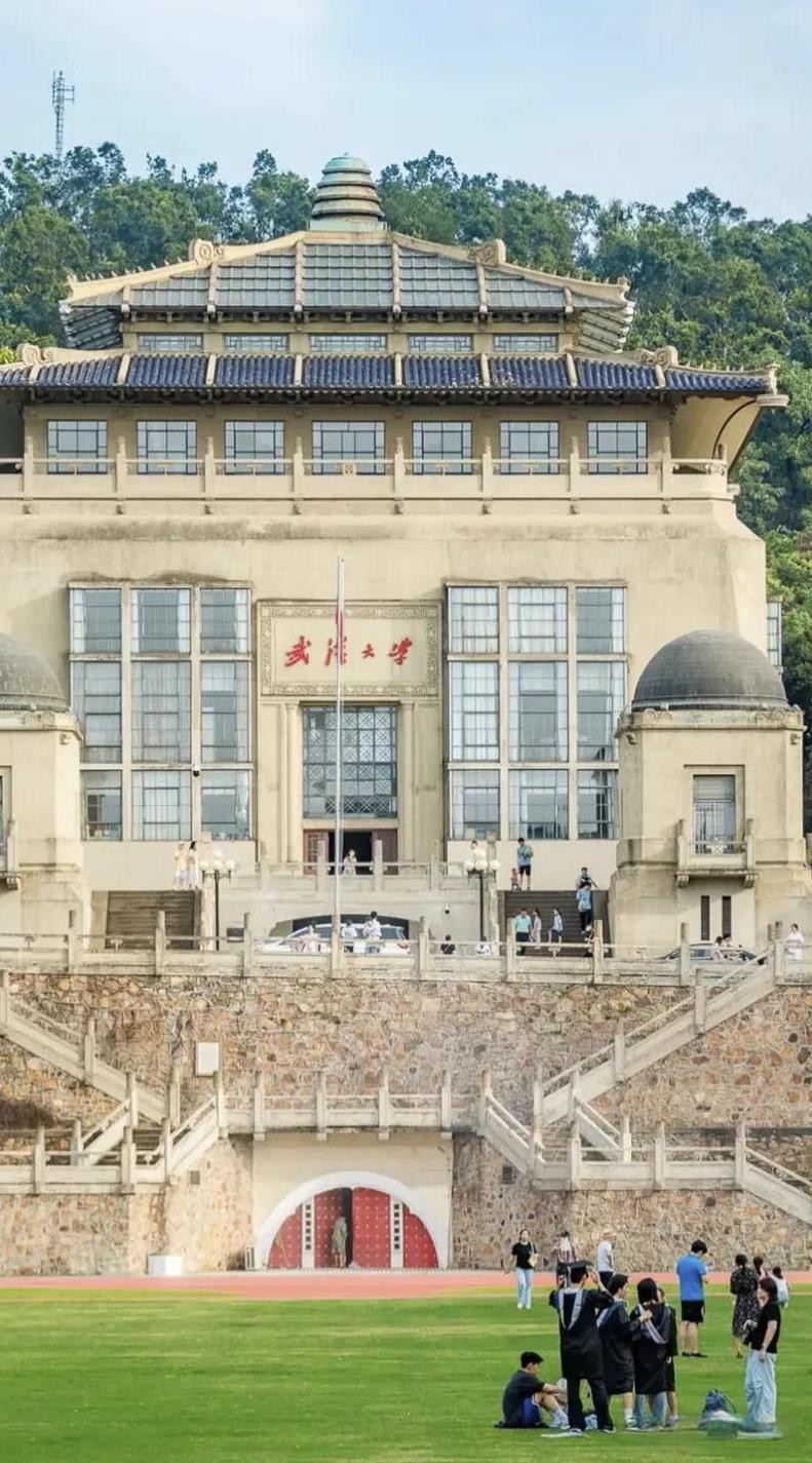 武大图书馆事件，谁才是那个最大的罪魁祸首？
武大图书馆事件发酵以来，网上铺天盖地