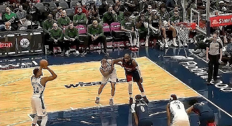 字母哥又被吹罚球超时了！在今日雄鹿对阵奇才的第二节比赛中，字母哥罚球线上连续调整