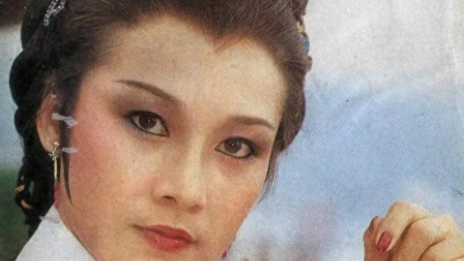 她是最经典的中年少妇版黄蓉，年轻时长相更是清丽脱俗