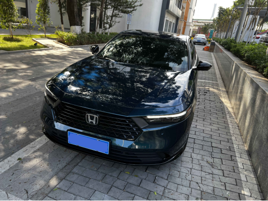 十一代雅阁真是谁买谁香啊
这一路对比了很多个车，像是凯美瑞之类的，但去试驾了觉得