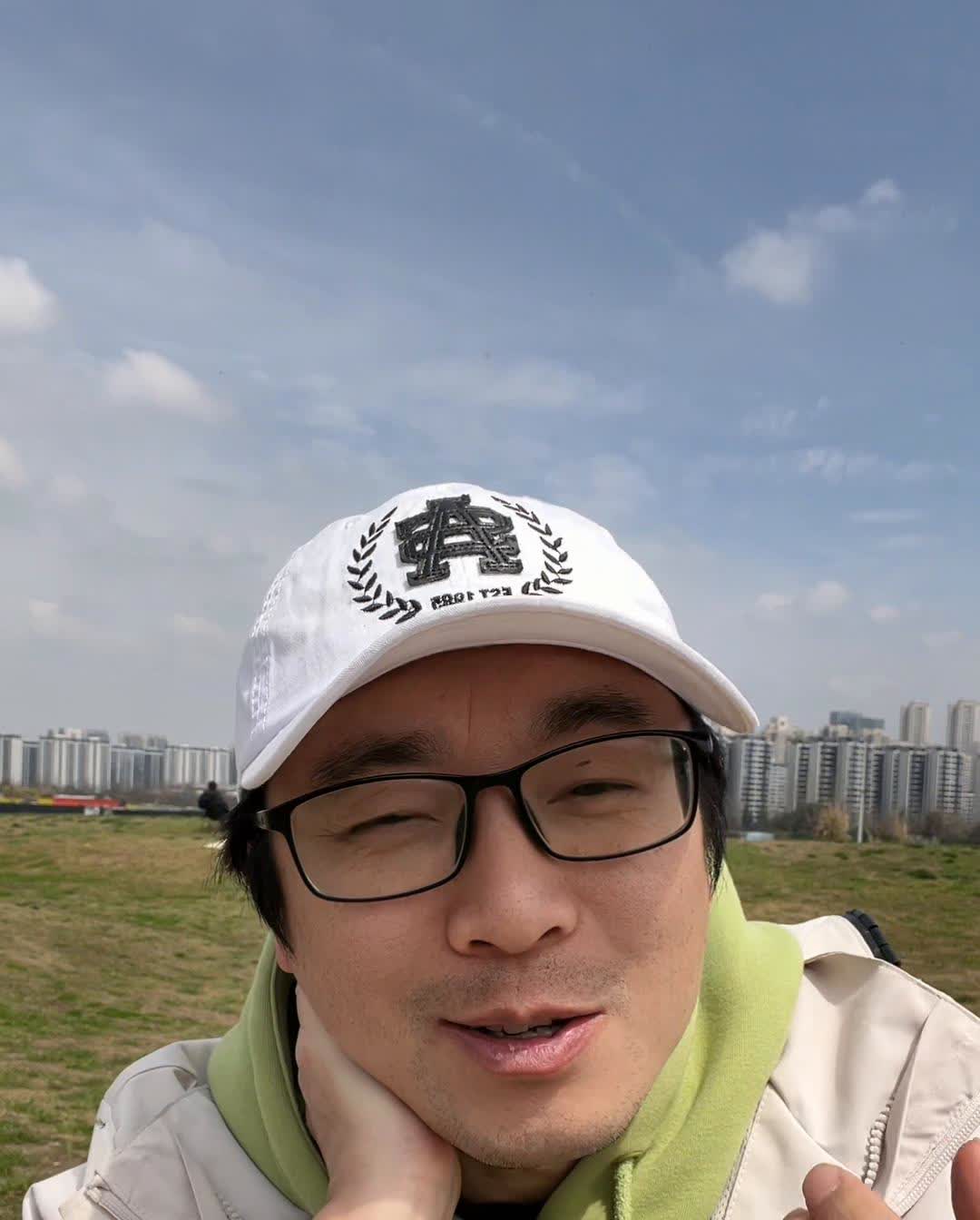 谁不知道美区热度可以刷，多花点钱不就是了。
谁不知道美剧热度可以刷，多花点钱就