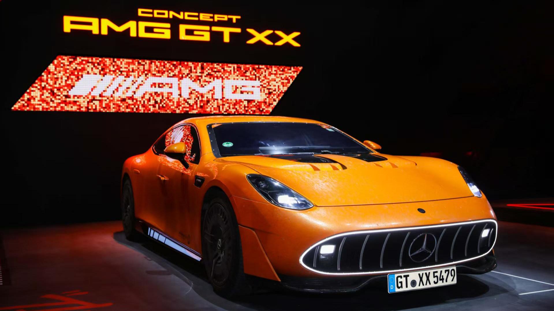 奔驰广州车展“整大活”：电动超跑能绕地球一周，复古概念车玩起“老钱风”