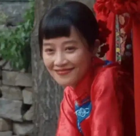 蓝盈莹演技真好，配角也挡不住实力，迟早能当主角。