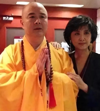 重逢女儿国国王，岁月不败真美人

多年后再聚首，那一声“御弟哥哥”依旧酥麻人心。