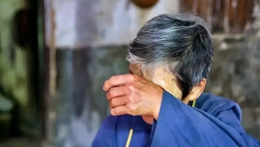 江苏镇江，一女子离婚后杳无音讯，对子女不管不问。岂料，20多年后，女子却突然将儿
