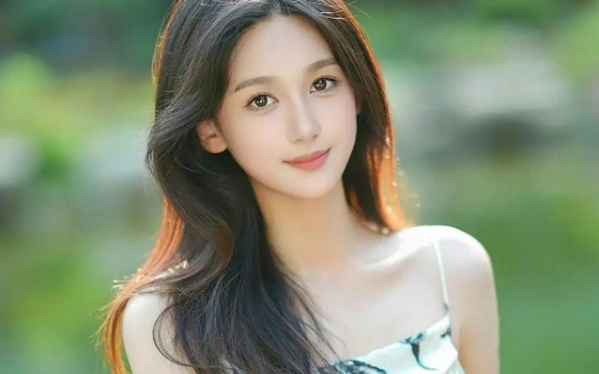 我娶了一位总裁老婆，母亲一度为此很骄傲，可结婚七年里，我们的感情越来越平淡，