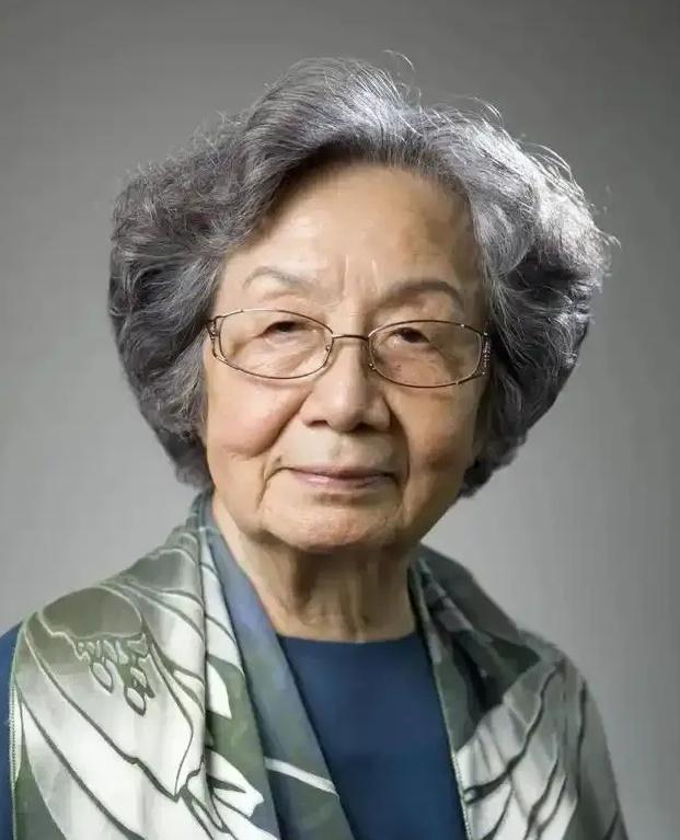 2024年，叶嘉莹去世享年100岁，95岁的时候把积蓄3568万元，捐给了南开大