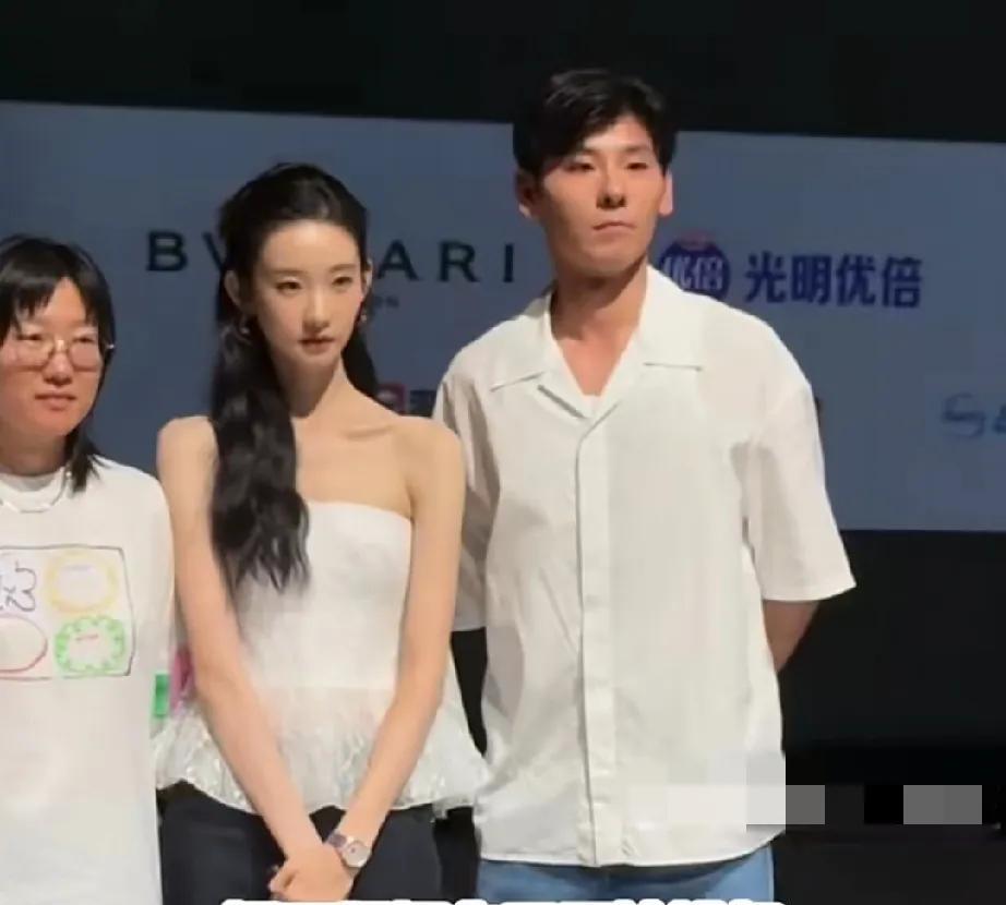 不过，长得太高也会被人嫌弃，长得太矮也会被说，怎么可能有人能长得刚刚好，所以不用
