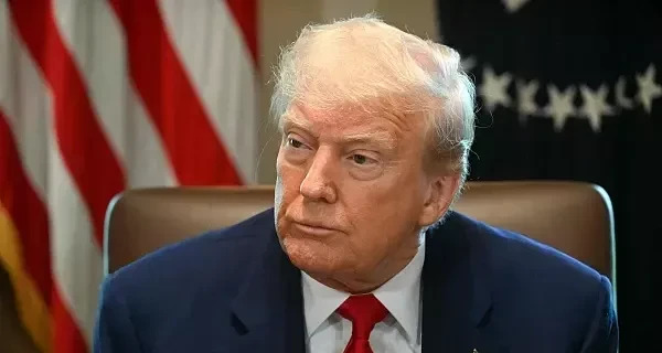 伊朗被打了，为啥不敢吭声？











美国真动手了！炸了伊朗的核设施