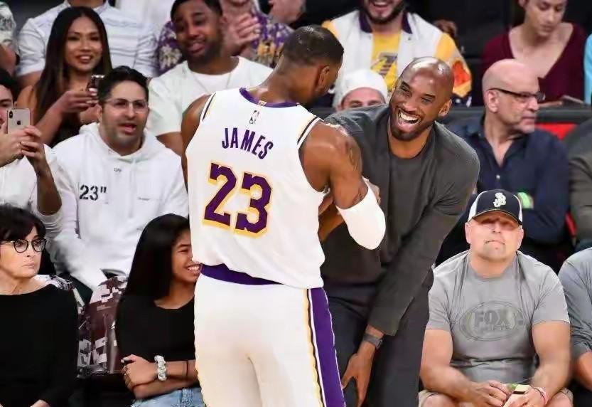 在NBA中，不少球星曾公开表达过詹姆斯强于科比的观点，以下是球员夸夸奖！
	科比