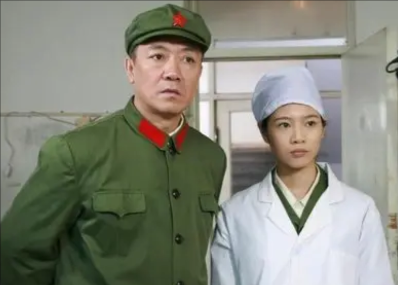 太可惜! 曾演李幼斌“女儿”，27岁离世, 坐月子被富豪丈夫家暴。要说娱乐圈里的