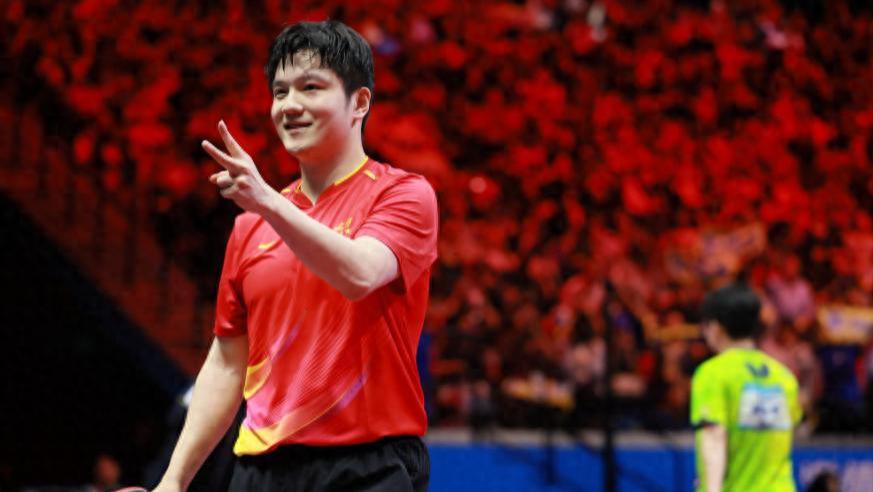 全运会男团：樊振东决胜局爆发3-2险胜梁靖崑，率上海队挺进四强