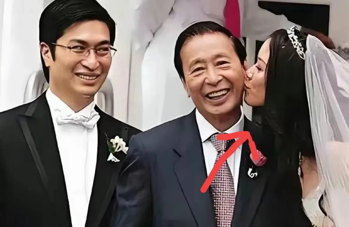 李家杰未婚因弟媳徐子淇











天呐！豪门秘辛曝光！李家杰为啥一直