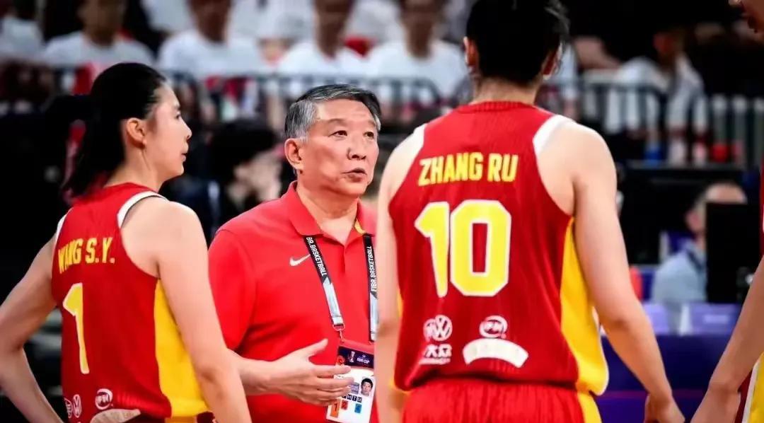 虽然中国女篮大胜韩国女篮夺得季军，已经没有任何意义，因为我们败给了日本，但球迷们