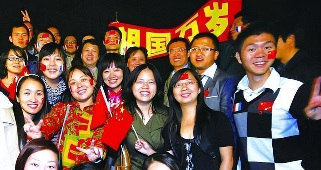华人美国百年：地位为何不如黑人？











---







