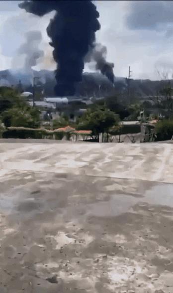 厄瓜多尔炼油厂突发大火
2025年5月26日，厄瓜多尔埃斯梅拉达斯炼油厂突发火灾