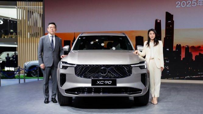 沃尔沃汽车携手品牌代言人郭晶晶亮相广州车展