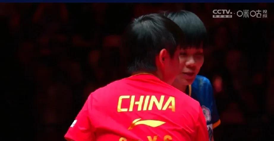 莎莎4比1晋级
今天的比赛一场一场
都那么精彩
33岁的中国台北运动员郑怡静
继