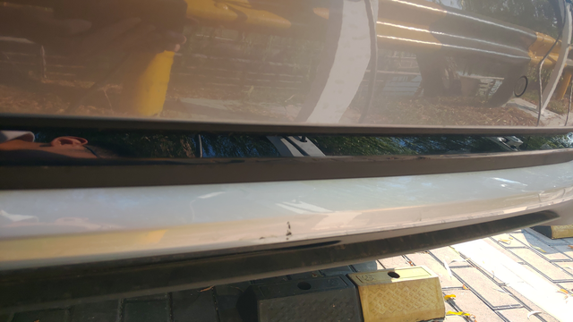 喷漆影响质保
车子有点小刮蹭，询问售后说不在4儿子店补漆影响三电质保，外面补漆4