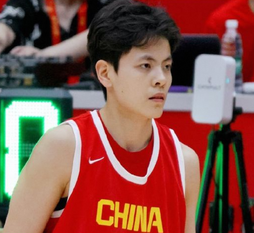 杨家姐妹发威:杨舒予22分 杨力维高效 中国女篮狂胜波黑