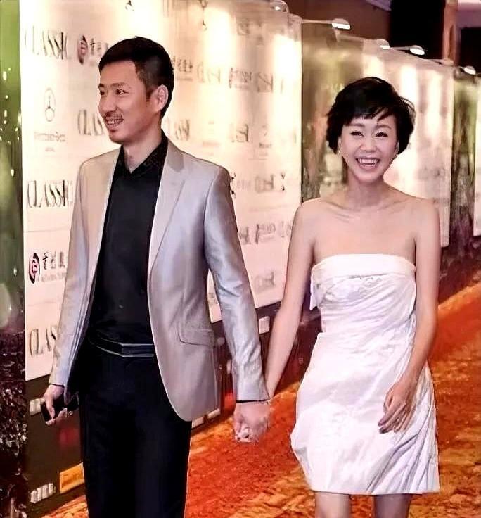 “这男人是真有智慧”，鲁豫问王一楠：你俩在家吵架吗？王一楠激动的说：不吵架，吵架