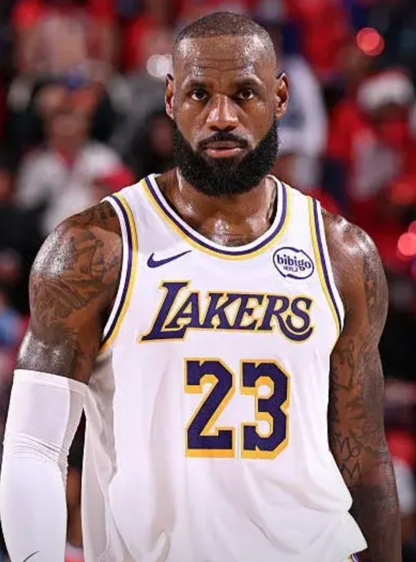 事实证明，41岁詹姆斯放开抡依然很强。今天打快船，上半场有东契奇，但他状态奇差，