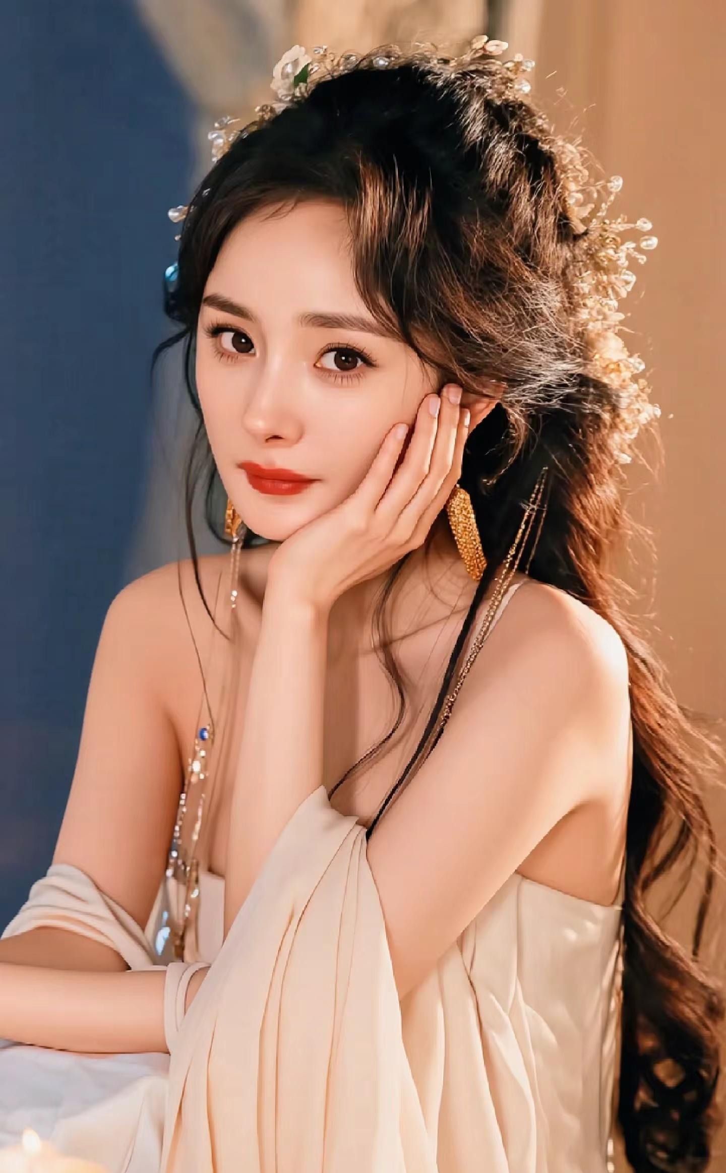 杨幂被夸赞像仙女











想知道杨幂有多美吗？简直就是仙女下凡！这