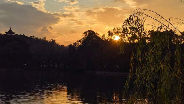 皇权至上的时代，皇帝竟也要不体面的贿赂大臣