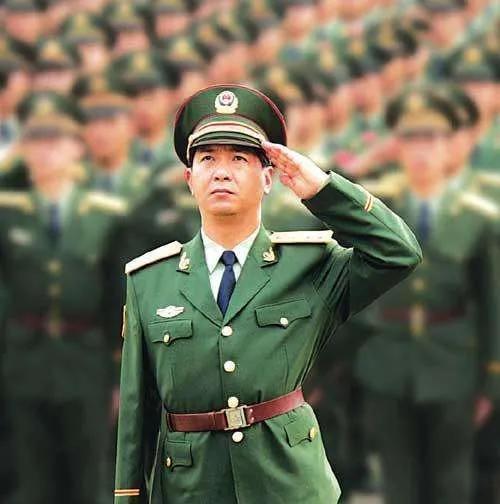 1984年的老山前线，一位解放军战士为了不拖累队友，竟然用匕首将自己被炸得仅存一