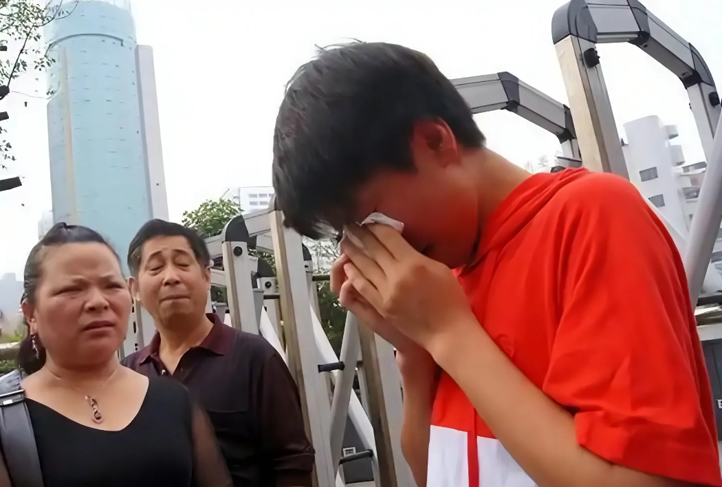 高考最后一天时考生们本就神经紧绷，谁承想地理试题难度逆天，远超大家想象。这场考试