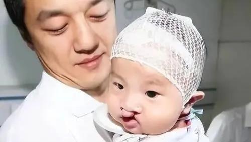 口碑突然反转，全网支持李亚鹏，再次验证人的一生必须大量积累福报