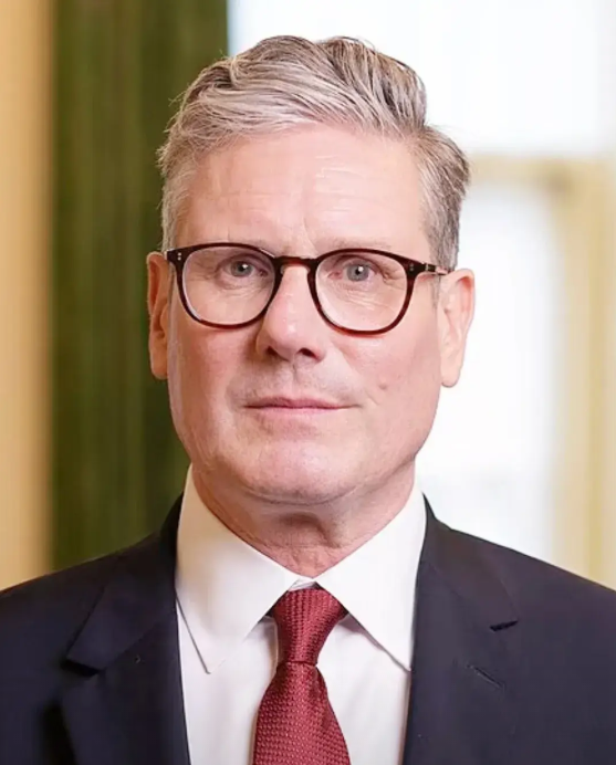 快讯！快讯！
英国首相斯塔默在《华尔街日报》上发表了题为《真正的和平不能通过绥靖