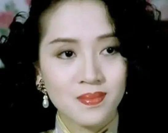 华语娱乐圈
具有独特“气质”的艺人：
男：周润发、姜文，让“演技”不再重要
天生