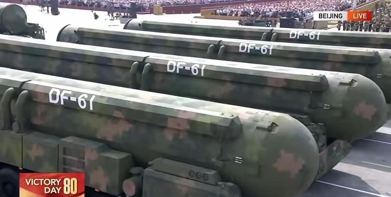 九三大阅兵是一个里程碑，能不能从此以后重塑世界格局，目前还真的不好过早结论。
但