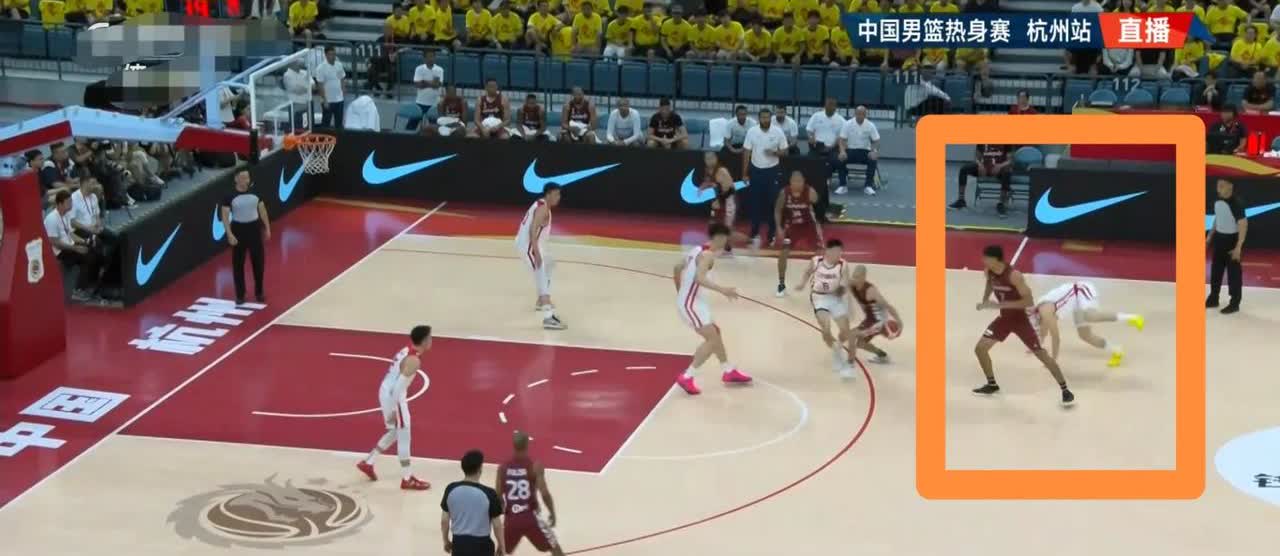 中国男篮球员张宁真是太让人感动了！在今天晚上进行的中国男篮和委内瑞拉男篮的热身赛