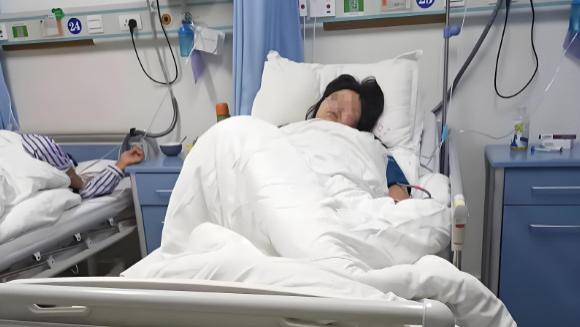 合理吗？女子点6元饭摔伤索赔21万 法院判了：自己担责85%！