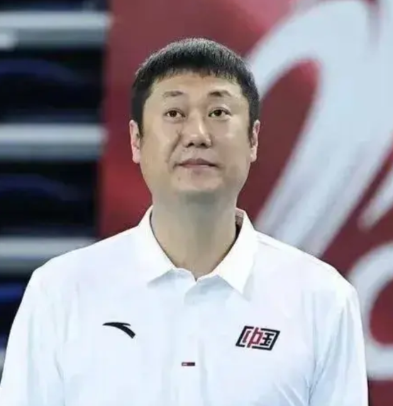 赵勇与中国女排将面临“三大考”
   中国女排新任主帅赵勇，正站在职业生涯的关键