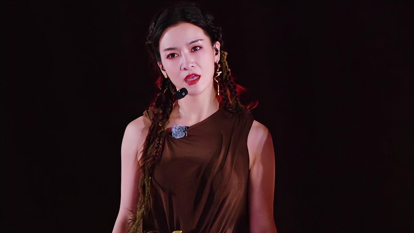 《浪姐6》歌手的尴尬现象：表面火遍全网，实际上根本没有代表作
