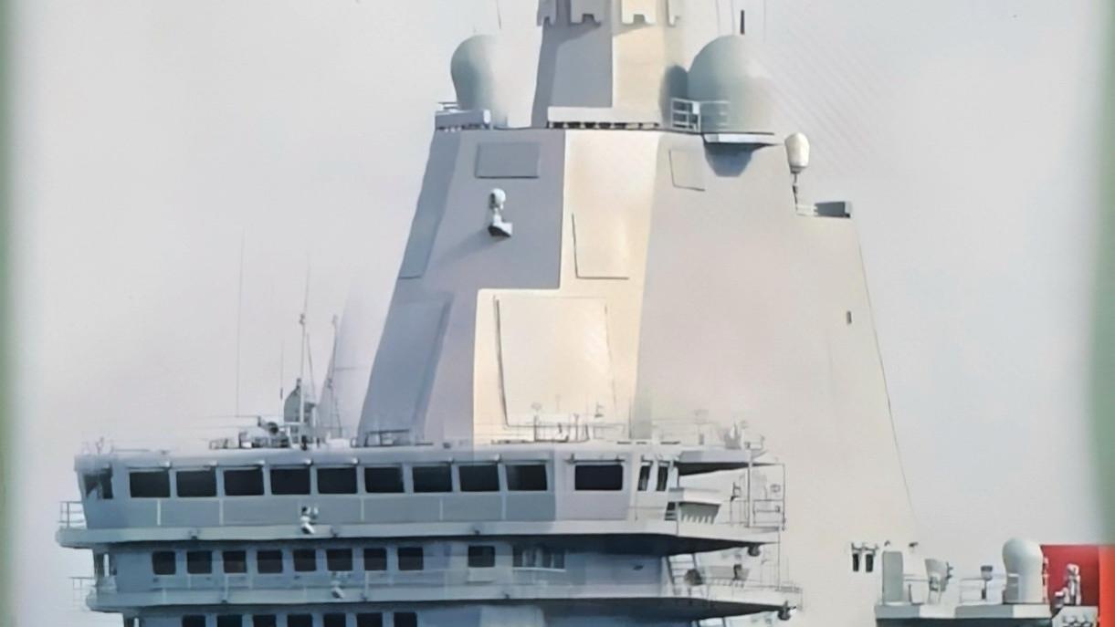 雏形已现！中国新型航母舰岛末端类似烟道的部分确定为雷达基座