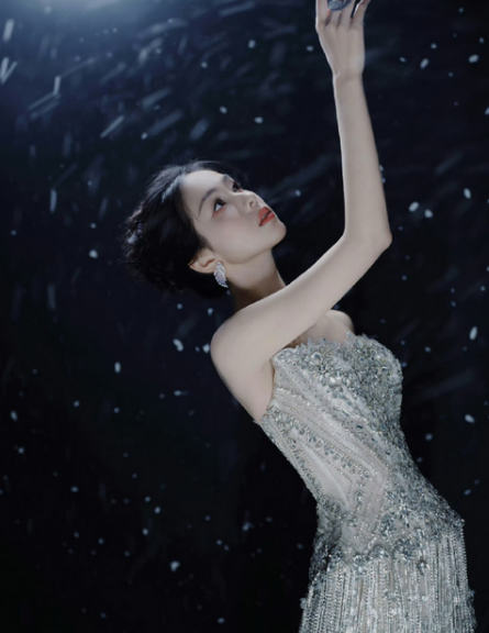 陈都灵星光大赏出图，璀璨耀眼星光熠熠！好漂亮 ​​​