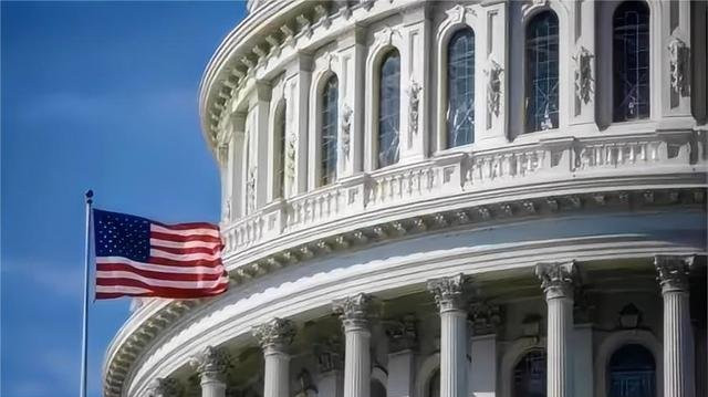 俄敢死队突袭，乌军被全线包围？泽连斯基开始道歉，准备结束战争