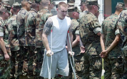 战争爆发前的几个预兆出现！美国已经有4个，张召忠的战争预言即将成真？