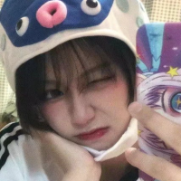 草莓萌娃萌一脸