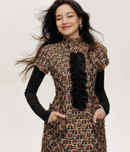 这旗袍好看是好看，
但是感觉一般人穿不出舒淇的效果，
太挑人了！