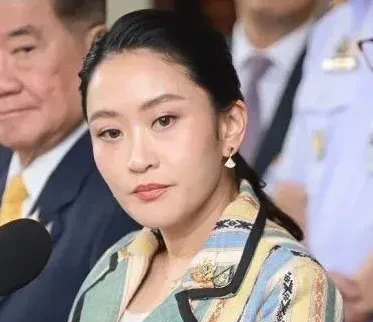 佩通坦保住总理位，未来挑战多











哇塞！佩通坦竟然没事！泰国国