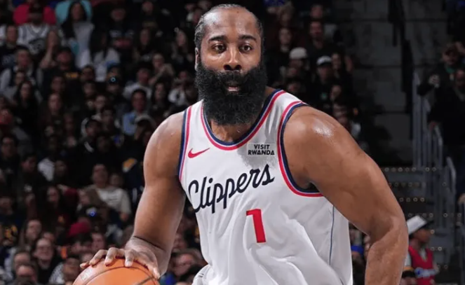 据ESPN记者报道，哈登曾有意重返火箭，这本是顺理成章的选择，因为火箭控卫弗雷德