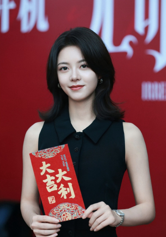 赵今麦和魏大勋这部《无可替代》妆造比她前两部现偶好看多了