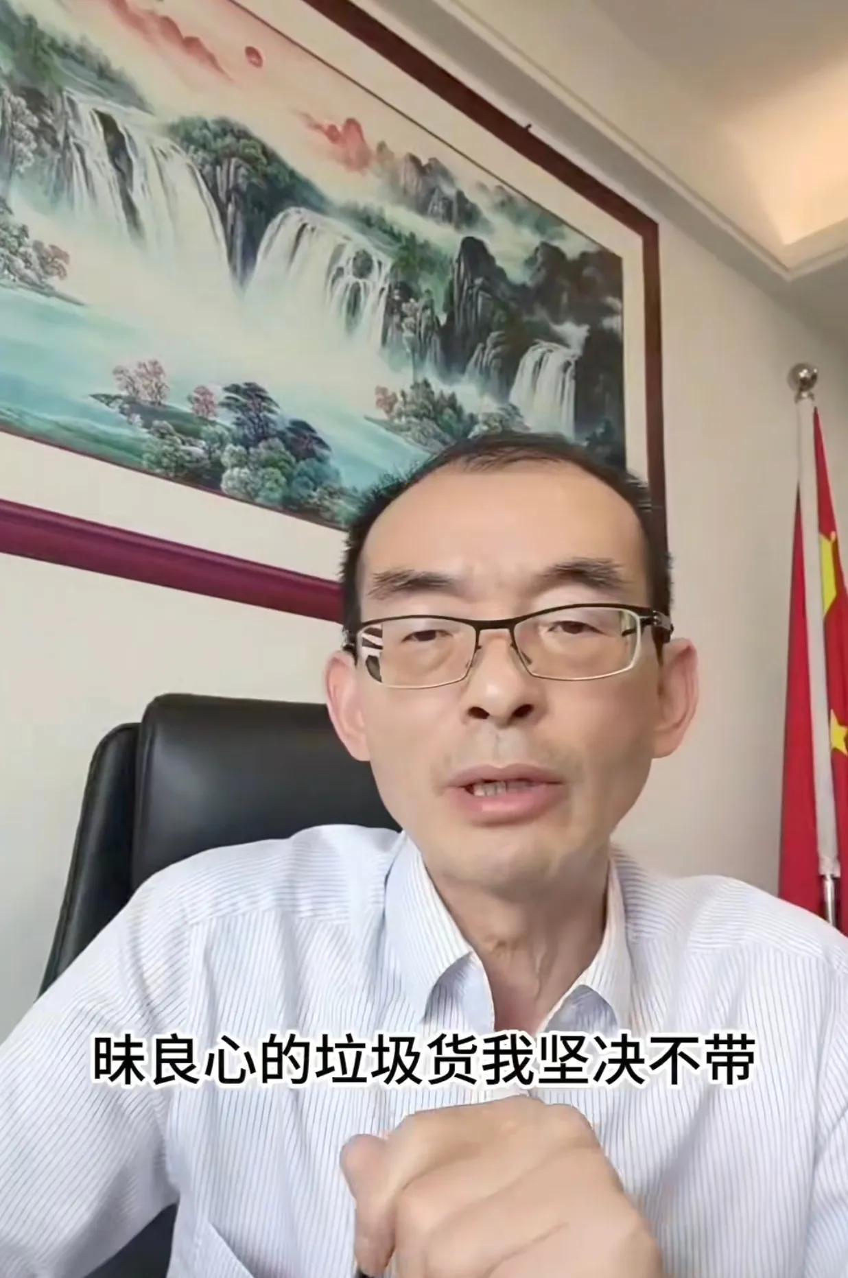 之前一直不太理解，为什么谢岳评论区总是被“谢浩男妈妈”相关的内容霸占。我一度怀疑