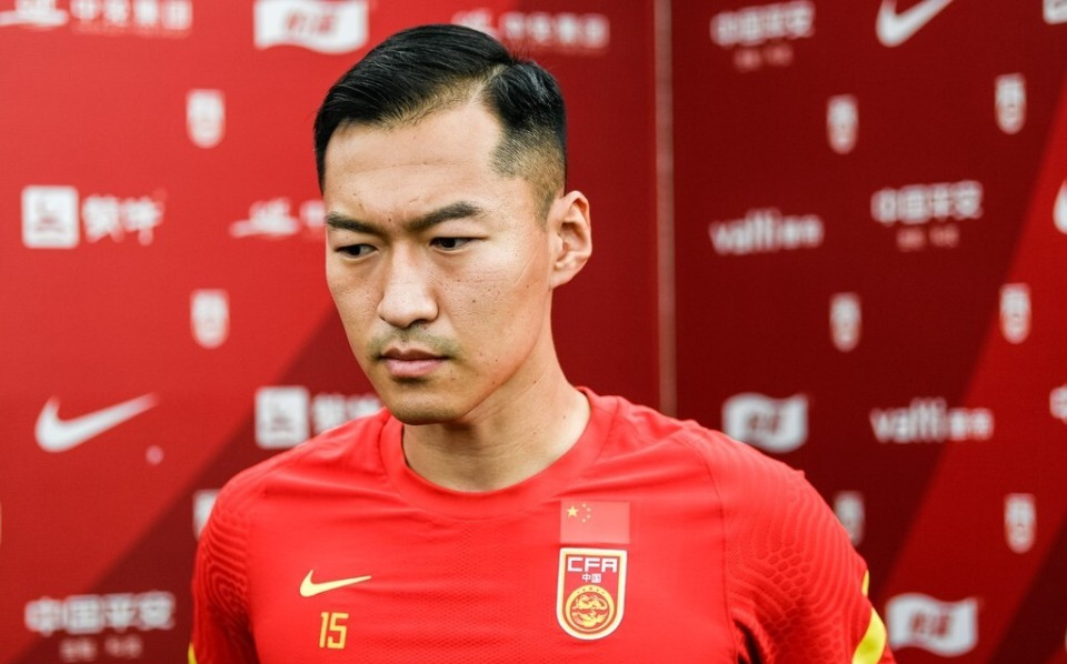 国足与沙特的历史交锋记录显示，双方16次交手各取6胜，4次战平。最近3次对决，国